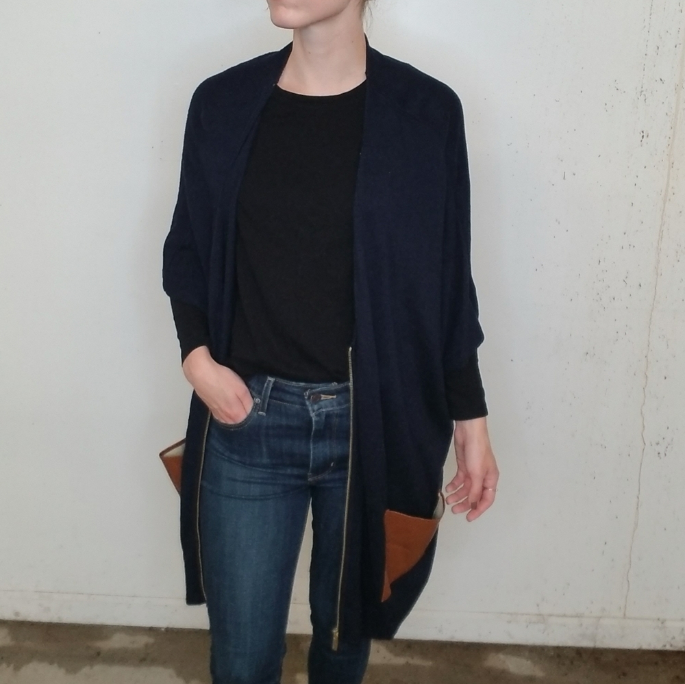 🍂LOFT M/L Zip Up Sleeveles Cardigan with Pockets